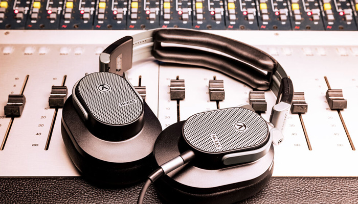 Купить наушники Austrian Audio Hi-X65 по цене 36850 руб. в Москве